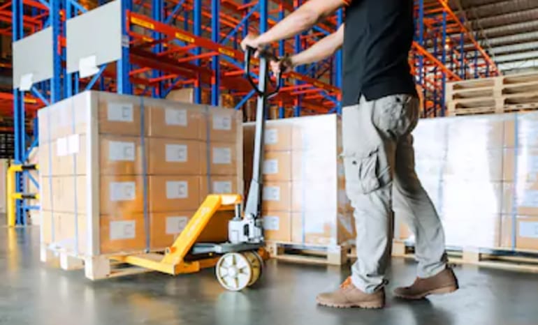 Custom or Standard Pallets — 3 Ways to Weigh the Options