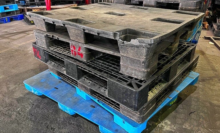 Plastic vs. Wood Pallets in Industrial Use: A Thorough Review
