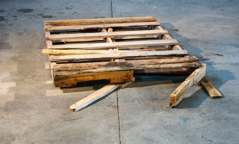 How to Build a Pallet Program That Reduces Damage and Shrink