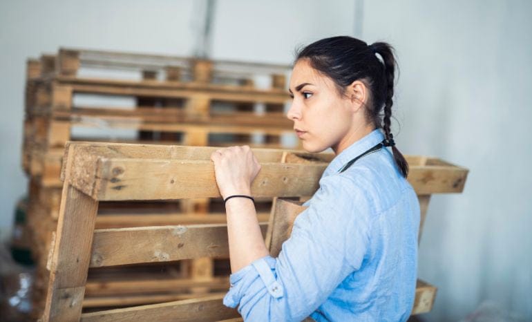 Can pallets be redistributed instead of purchased?